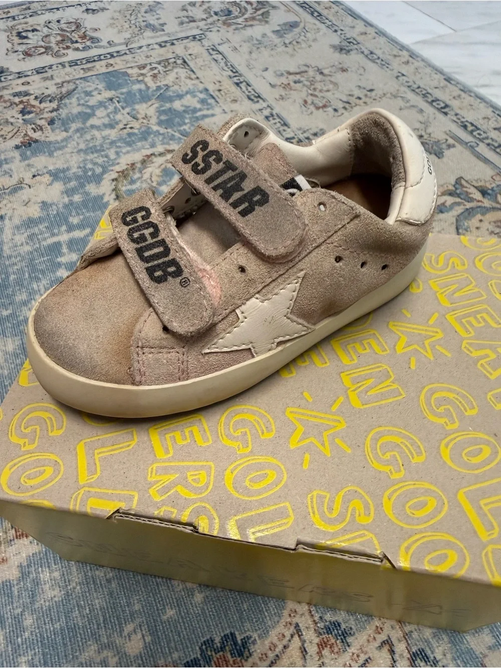 Golden Goose Kids Beige Suede Velcro Sneakers with Cream Star